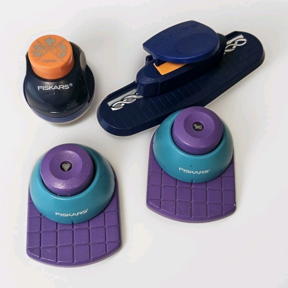 Lot Of 4 Fiskars Craft Paper Punches Leaves, Border, Heart, Dog